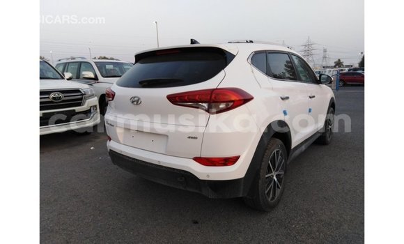 Tenga Imported Hyundai Tucson Chena Mota in Import - Dubai in Harare Tenga Imported Hyundai Tucson Chena Mota in Import - Dubai in Harare