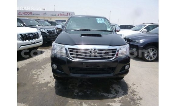 Nunua Imported Toyota Hilux Nyeusi Gari ndani ya Import - Dubai nchini Harare Nunua Imported Toyota Hilux Nyeusi Gari ndani ya Import - Dubai nchini Harare