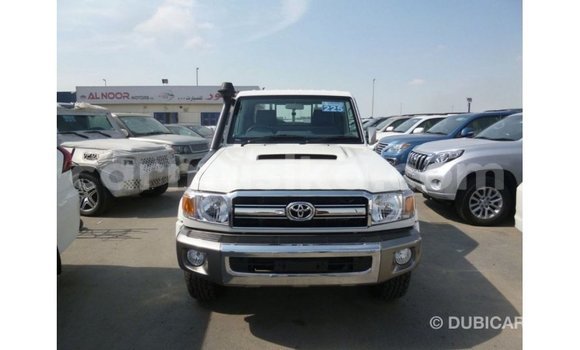 Tenga Imported Toyota Land Cruiser Chena Mota in Import - Dubai in Harare Tenga Imported Toyota Land Cruiser Chena Mota in Import - Dubai in Harare