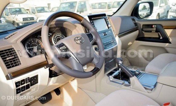 Buy Import Toyota Land Cruiser White Car in Import - Dubai in Harare Buy Import Toyota Land Cruiser White Car in Import - Dubai in Harare