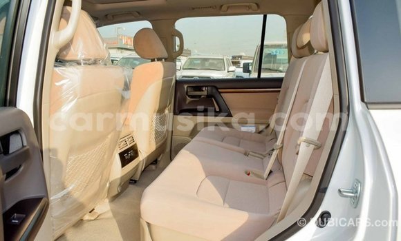 Buy Import Toyota Land Cruiser White Car in Import - Dubai in Harare Buy Import Toyota Land Cruiser White Car in Import - Dubai in Harare