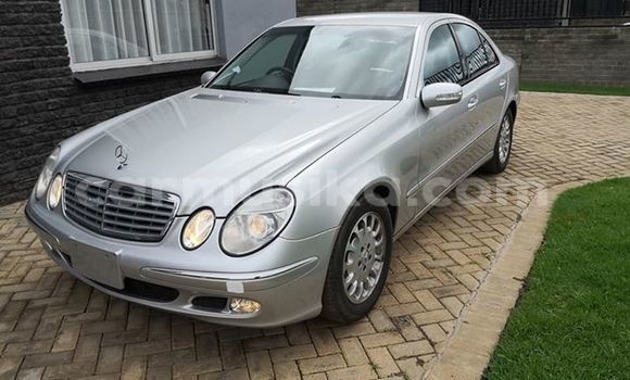 Acheter Occasion Voiture Mercedes‒Benz E-klasse Gris à Harare, Harare Acheter Occasion Voiture Mercedes‒Benz E-klasse Gris à Harare, Harare