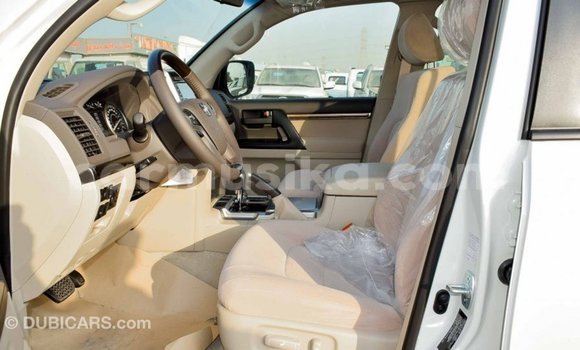 Buy Import Toyota Land Cruiser White Car in Import - Dubai in Harare Buy Import Toyota Land Cruiser White Car in Import - Dubai in Harare