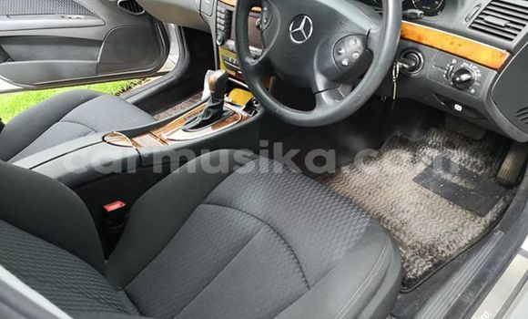 Acheter Occasion Voiture Mercedes‒Benz E-klasse Gris à Harare, Harare Acheter Occasion Voiture Mercedes‒Benz E-klasse Gris à Harare, Harare
