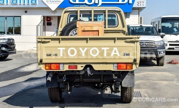 Tenga Imported Toyota Land Cruiser Beige Mota in Import - Dubai in Harare Tenga Imported Toyota Land Cruiser Beige Mota in Import - Dubai in Harare