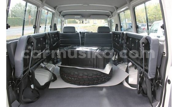 Buy Import Toyota Land Cruiser White Car in Import - Dubai in Harare Buy Import Toyota Land Cruiser White Car in Import - Dubai in Harare