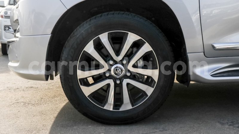 Big with watermark toyota land cruiser harare import dubai 12785