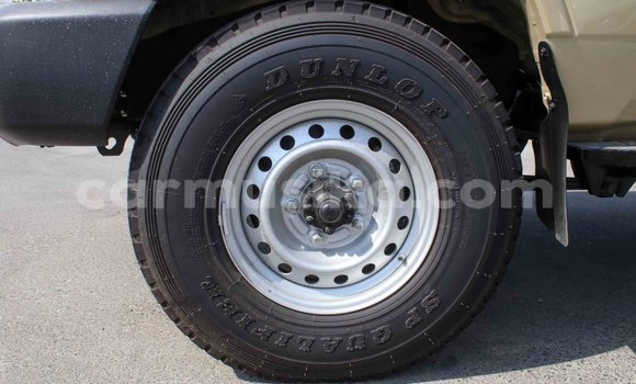 Tenga Imported Toyota Land Cruiser Beige Mota in Import - Dubai in Harare Tenga Imported Toyota Land Cruiser Beige Mota in Import - Dubai in Harare