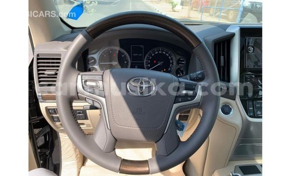 Acheter Import Voiture Toyota Land Cruiser Noir à Import - Dubai, Harare Acheter Import Voiture Toyota Land Cruiser Noir à Import - Dubai, Harare