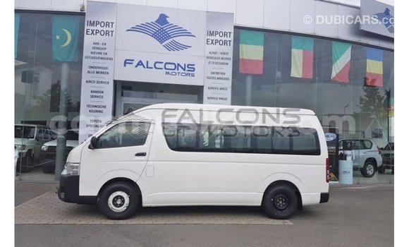 Acheter Import Voiture Toyota Hiace Blanc à Import - Dubai, Harare Acheter Import Voiture Toyota Hiace Blanc à Import - Dubai, Harare