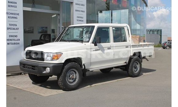 Acheter Import Voiture Toyota Land Cruiser Blanc à Import - Dubai, Harare Acheter Import Voiture Toyota Land Cruiser Blanc à Import - Dubai, Harare