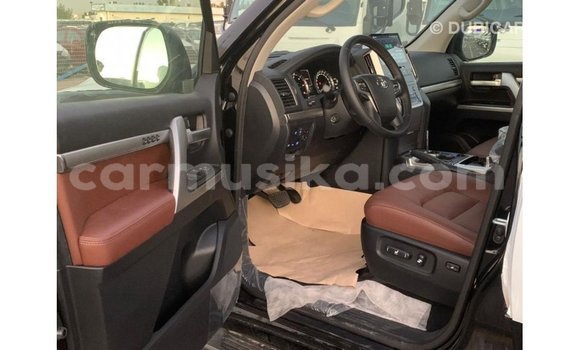 Acheter Import Voiture Toyota Land Cruiser Noir à Import - Dubai, Harare Acheter Import Voiture Toyota Land Cruiser Noir à Import - Dubai, Harare