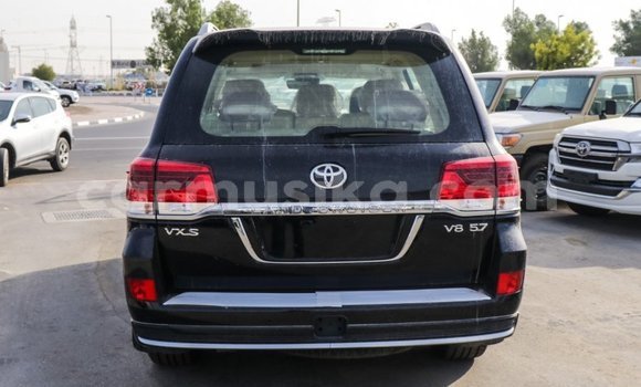 Tenga Imported Toyota Land Cruiser Nhema Mota in Import - Dubai in Harare Tenga Imported Toyota Land Cruiser Nhema Mota in Import - Dubai in Harare