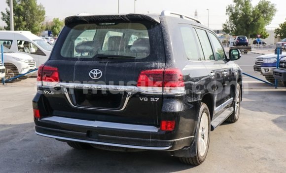Tenga Imported Toyota Land Cruiser Nhema Mota in Import - Dubai in Harare Tenga Imported Toyota Land Cruiser Nhema Mota in Import - Dubai in Harare