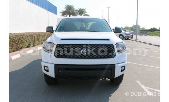 Acheter Import Voiture Toyota Tundra Blanc à Import - Dubai, Harare Acheter Import Voiture Toyota Tundra Blanc à Import - Dubai, Harare