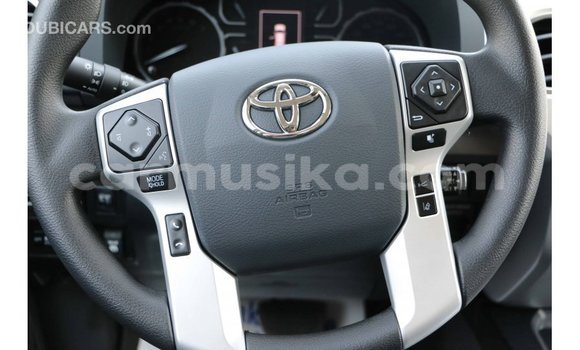 Acheter Import Voiture Toyota Tundra Blanc à Import - Dubai, Harare Acheter Import Voiture Toyota Tundra Blanc à Import - Dubai, Harare