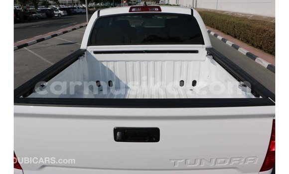 Acheter Import Voiture Toyota Tundra Blanc à Import - Dubai, Harare Acheter Import Voiture Toyota Tundra Blanc à Import - Dubai, Harare