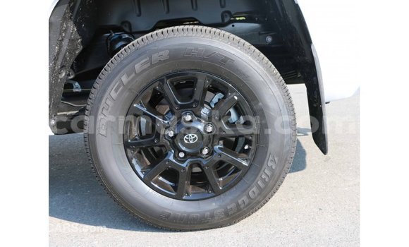 Acheter Import Voiture Toyota Tundra Blanc à Import - Dubai, Harare Acheter Import Voiture Toyota Tundra Blanc à Import - Dubai, Harare