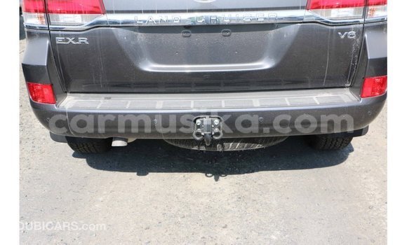 Acheter Import Voiture Toyota Land Cruiser Noir à Import - Dubai, Harare Acheter Import Voiture Toyota Land Cruiser Noir à Import - Dubai, Harare