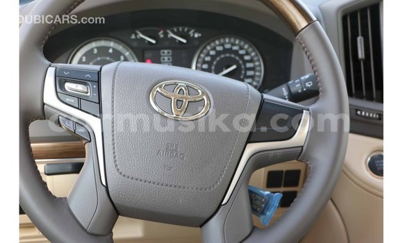 Acheter Import Voiture Toyota Land Cruiser Noir à Import - Dubai, Harare Acheter Import Voiture Toyota Land Cruiser Noir à Import - Dubai, Harare