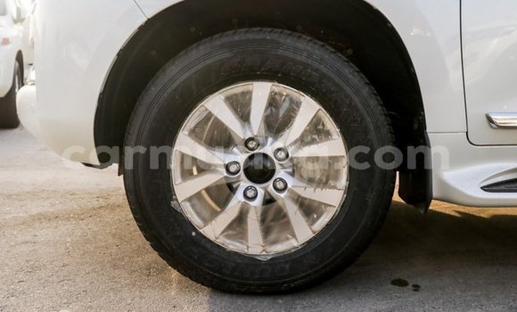 Tenga Imported Toyota Land Cruiser Chena Mota in Import - Dubai in Harare Tenga Imported Toyota Land Cruiser Chena Mota in Import - Dubai in Harare