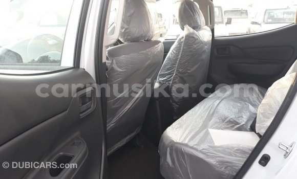 Acheter Import Voiture Mitsubishi L200 Blanc à Import - Dubai, Harare Acheter Import Voiture Mitsubishi L200 Blanc à Import - Dubai, Harare