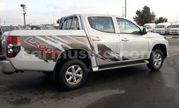 Acheter Import Voiture Mitsubishi L200 Blanc à Import - Dubai, Harare Acheter Import Voiture Mitsubishi L200 Blanc à Import - Dubai, Harare