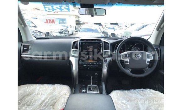 Tenga Imported Toyota Land Cruiser Nhema Mota in Import - Dubai in Harare Tenga Imported Toyota Land Cruiser Nhema Mota in Import - Dubai in Harare