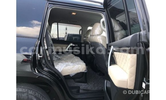 Tenga Imported Toyota Land Cruiser Nhema Mota in Import - Dubai in Harare Tenga Imported Toyota Land Cruiser Nhema Mota in Import - Dubai in Harare