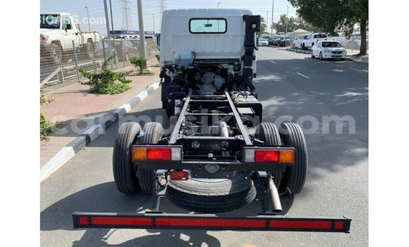 Acheter Import Utilitaire Mitsubishi Canter Blanc à Import - Dubai, Harare Acheter Import Utilitaire Mitsubishi Canter Blanc à Import - Dubai, Harare