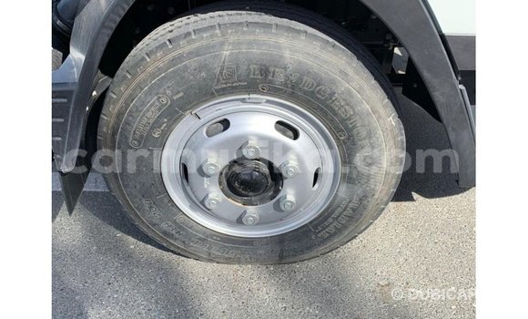 Acheter Import Utilitaire Mitsubishi Canter Blanc à Import - Dubai, Harare Acheter Import Utilitaire Mitsubishi Canter Blanc à Import - Dubai, Harare