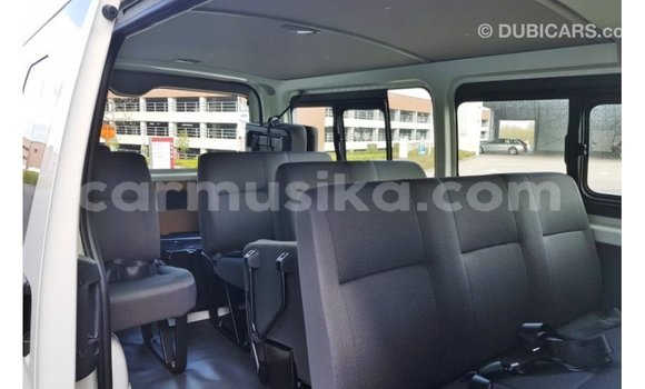 Tenga Imported Toyota Hiace Chena Mota in Import - Dubai in Harare Tenga Imported Toyota Hiace Chena Mota in Import - Dubai in Harare