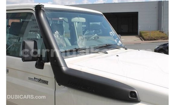 Acheter Import Voiture Toyota Land Cruiser Blanc à Import - Dubai, Harare Acheter Import Voiture Toyota Land Cruiser Blanc à Import - Dubai, Harare