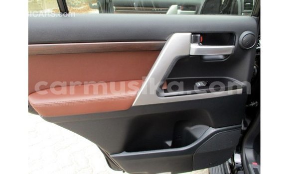 Acheter Import Voiture Toyota Land Cruiser Noir à Import - Dubai, Harare Acheter Import Voiture Toyota Land Cruiser Noir à Import - Dubai, Harare