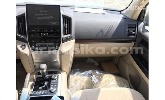 Nunua Imported Toyota Land Cruiser Nyeusi Gari ndani ya Import - Dubai nchini Harare Nunua Imported Toyota Land Cruiser Nyeusi Gari ndani ya Import - Dubai nchini Harare