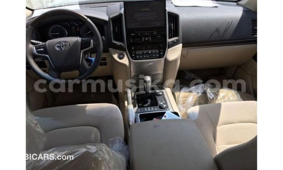 Nunua Imported Toyota Land Cruiser Nyeusi Gari ndani ya Import - Dubai nchini Harare Nunua Imported Toyota Land Cruiser Nyeusi Gari ndani ya Import - Dubai nchini Harare