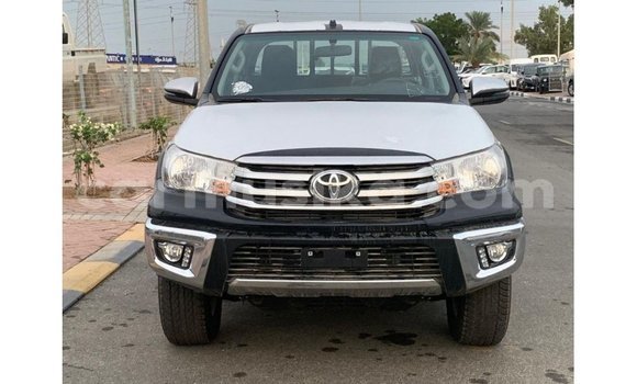 Acheter Import Voiture Toyota Hilux Noir à Import - Dubai, Harare Acheter Import Voiture Toyota Hilux Noir à Import - Dubai, Harare