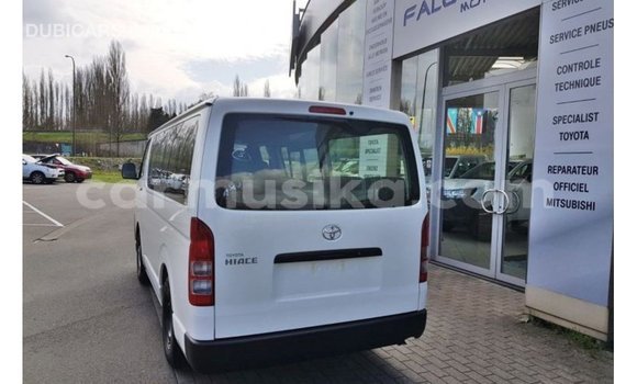 Nunua Imported Toyota Hiace Nyeupe Gari ndani ya Import - Dubai nchini Harare Nunua Imported Toyota Hiace Nyeupe Gari ndani ya Import - Dubai nchini Harare