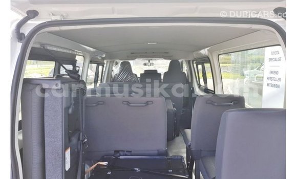 Nunua Imported Toyota Hiace Nyeupe Gari ndani ya Import - Dubai nchini Harare Nunua Imported Toyota Hiace Nyeupe Gari ndani ya Import - Dubai nchini Harare