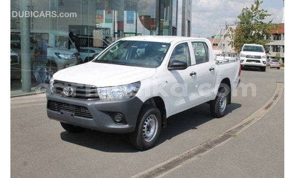 Acheter Import Voiture Toyota Hilux Blanc à Import - Dubai, Harare Acheter Import Voiture Toyota Hilux Blanc à Import - Dubai, Harare