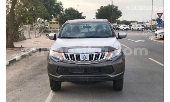Acheter Import Voiture Mitsubishi L200 Marron à Import - Dubai, Harare Acheter Import Voiture Mitsubishi L200 Marron à Import - Dubai, Harare
