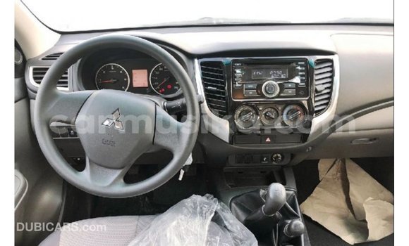 Acheter Import Voiture Mitsubishi L200 Marron à Import - Dubai, Harare Acheter Import Voiture Mitsubishi L200 Marron à Import - Dubai, Harare