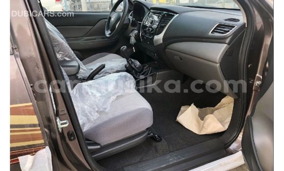 Acheter Import Voiture Mitsubishi L200 Marron à Import - Dubai, Harare Acheter Import Voiture Mitsubishi L200 Marron à Import - Dubai, Harare