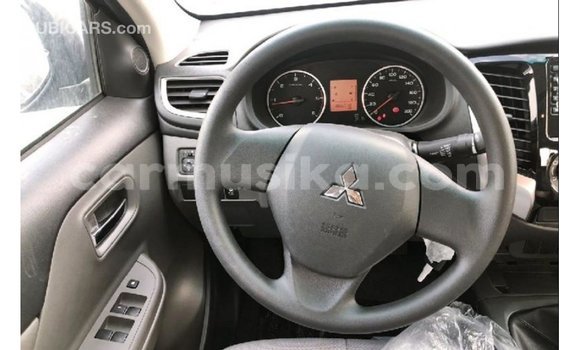 Acheter Import Voiture Mitsubishi L200 Marron à Import - Dubai, Harare Acheter Import Voiture Mitsubishi L200 Marron à Import - Dubai, Harare