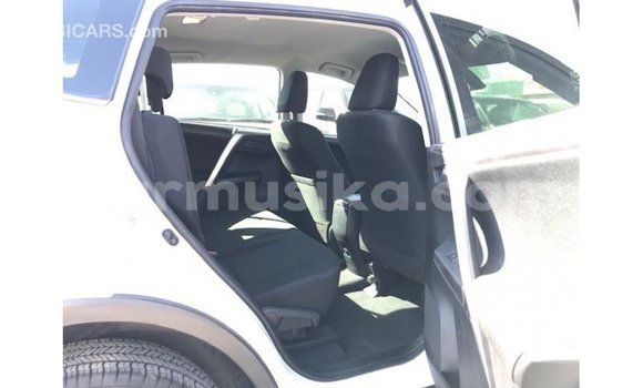 Nunua Imported Toyota HiAce Nyeupe Lori ndani ya Import - Dubai nchini Harare Nunua Imported Toyota HiAce Nyeupe Lori ndani ya Import - Dubai nchini Harare