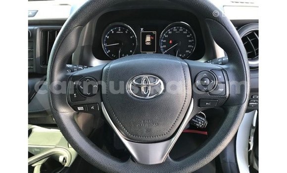 Nunua Imported Toyota HiAce Nyeupe Lori ndani ya Import - Dubai nchini Harare Nunua Imported Toyota HiAce Nyeupe Lori ndani ya Import - Dubai nchini Harare