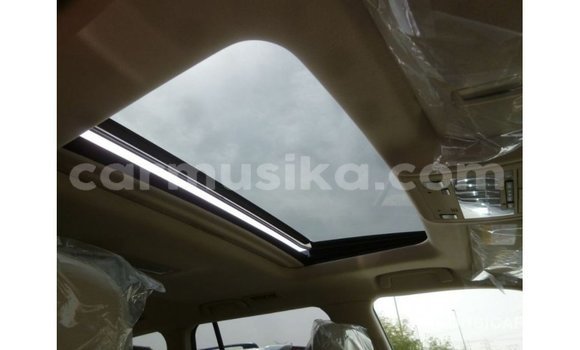 Nunua Imported Toyota Land Cruiser Nyeupe Gari ndani ya Import - Dubai nchini Harare Nunua Imported Toyota Land Cruiser Nyeupe Gari ndani ya Import - Dubai nchini Harare