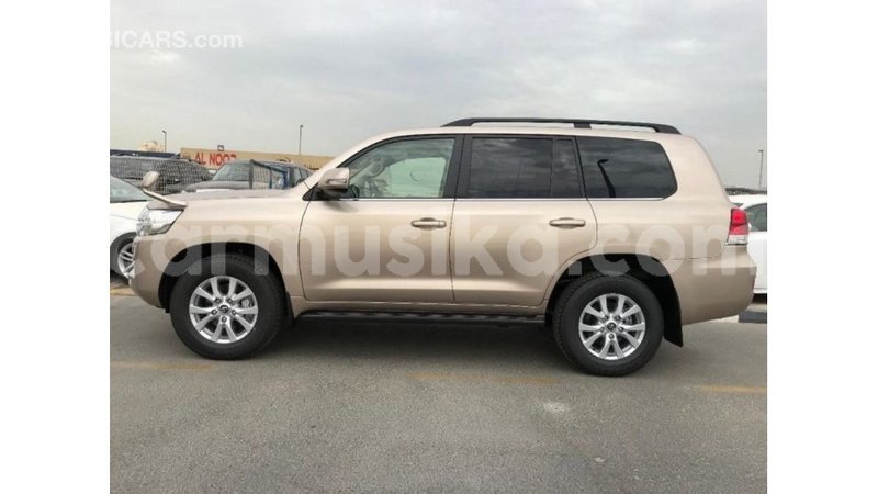 Big with watermark toyota land cruiser harare import dubai 12864