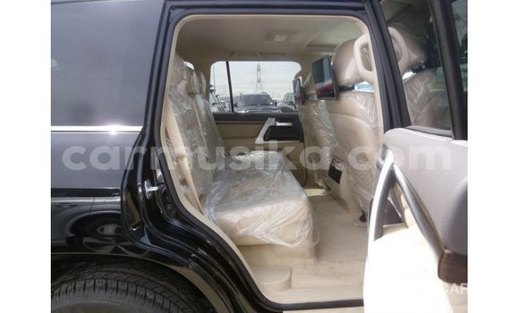 Tenga Imported Toyota Land Cruiser Nhema Mota in Import - Dubai in Harare Tenga Imported Toyota Land Cruiser Nhema Mota in Import - Dubai in Harare