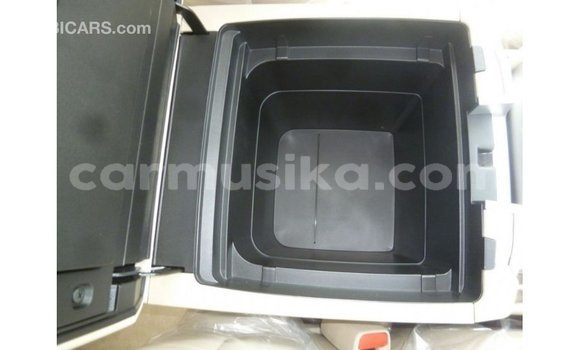 Tenga Imported Toyota Land Cruiser Nhema Mota in Import - Dubai in Harare Tenga Imported Toyota Land Cruiser Nhema Mota in Import - Dubai in Harare